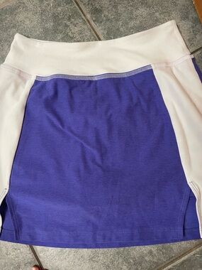 Beyond Yoga Purple and white Colorblock Skirt